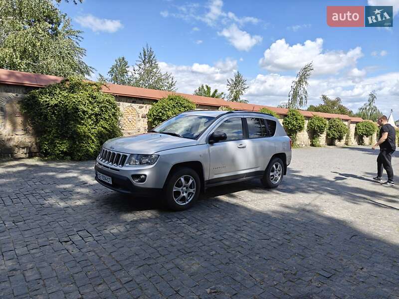 Позашляховик / Кросовер Jeep Compass 2011 в Чернівцях
