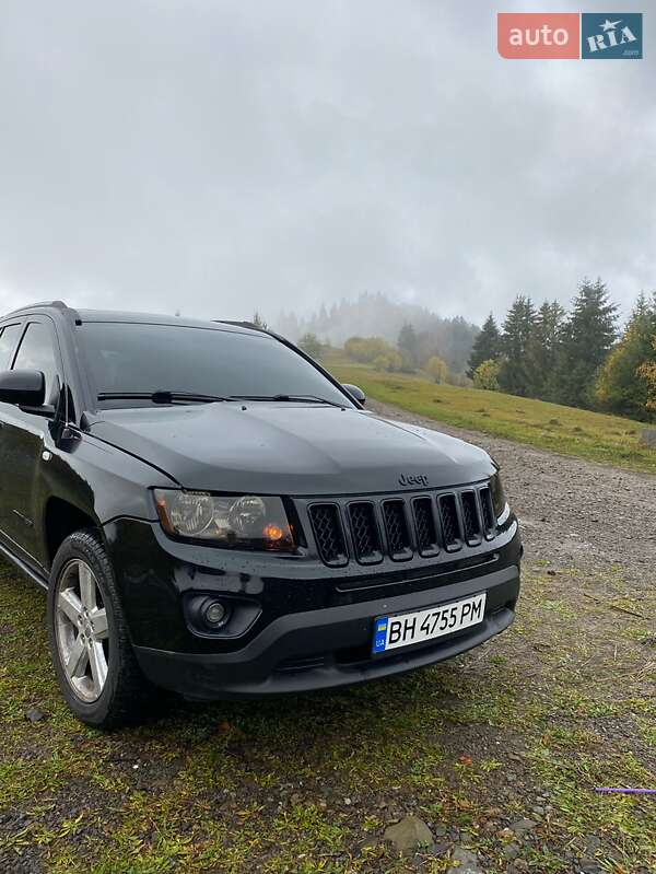 Внедорожник / Кроссовер Jeep Compass 2014 в 