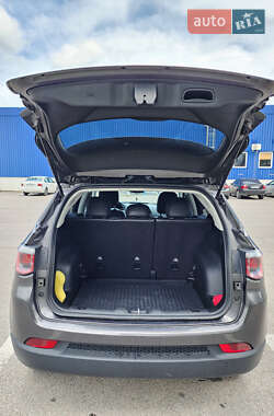 Внедорожник / Кроссовер Jeep Compass 2019 в 