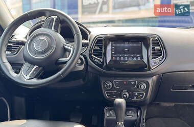 Позашляховик / Кросовер Jeep Compass 2018 в 