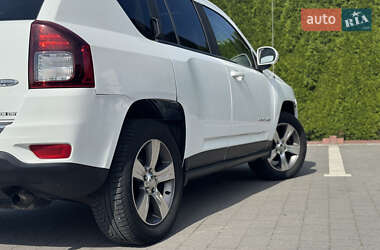 Внедорожник / Кроссовер Jeep Compass 2015 в 