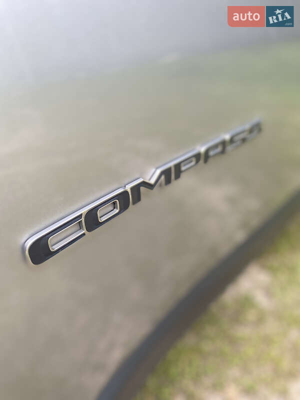 Внедорожник / Кроссовер Jeep Compass 2017 в Киеве