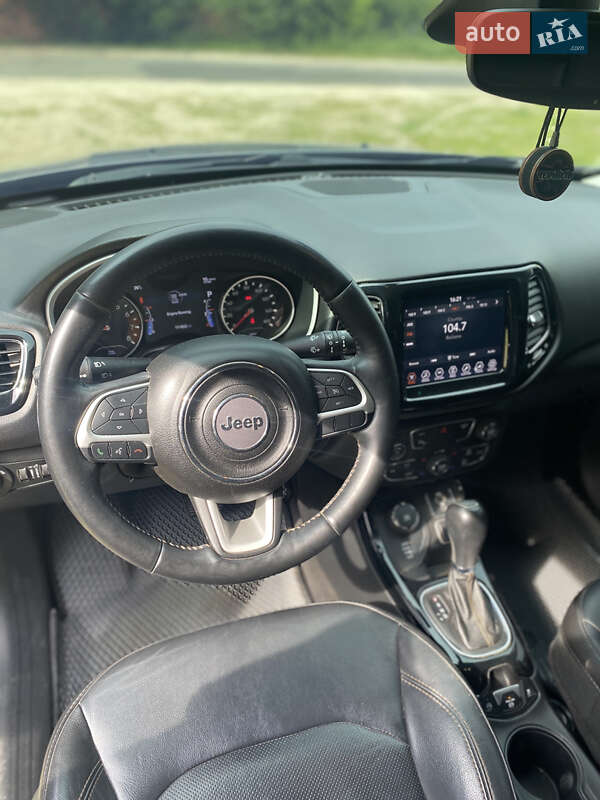 Внедорожник / Кроссовер Jeep Compass 2017 в Киеве