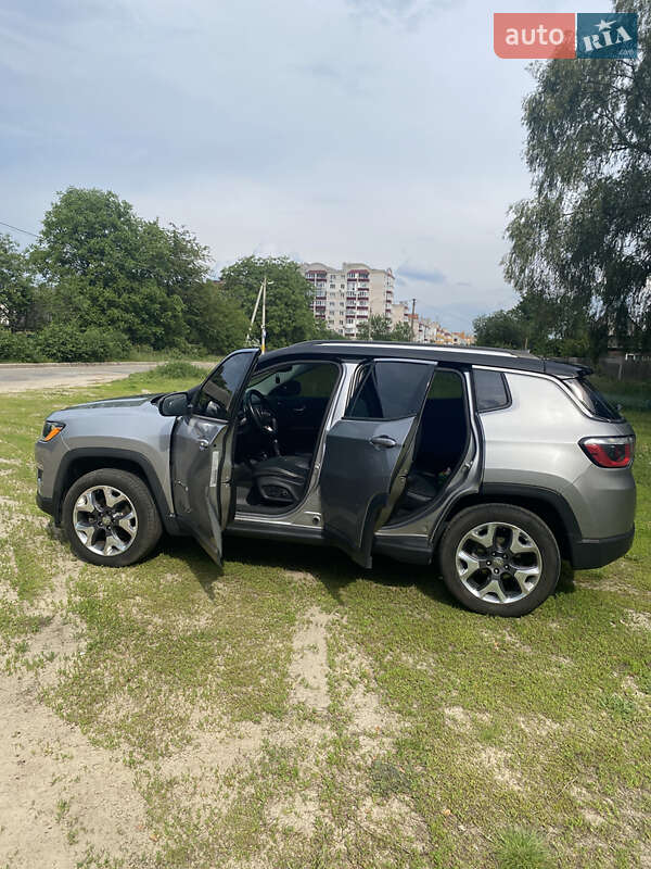 Внедорожник / Кроссовер Jeep Compass 2017 в Киеве