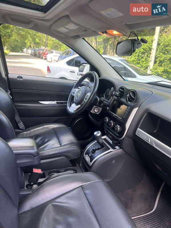 Внедорожник / Кроссовер Jeep Compass 2014 в Киеве