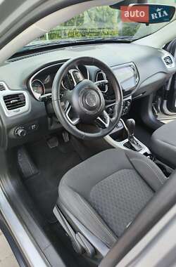 Внедорожник / Кроссовер Jeep Compass 2018 в 