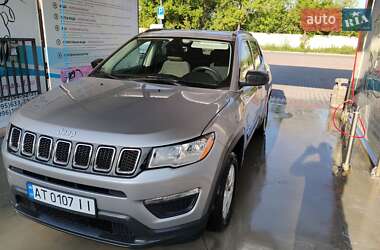 Внедорожник / Кроссовер Jeep Compass 2018 в 