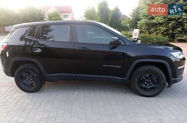 Внедорожник / Кроссовер Jeep Compass 2017 в 