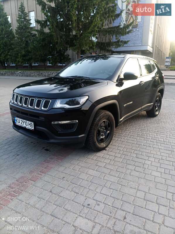 Внедорожник / Кроссовер Jeep Compass 2017 в Киеве