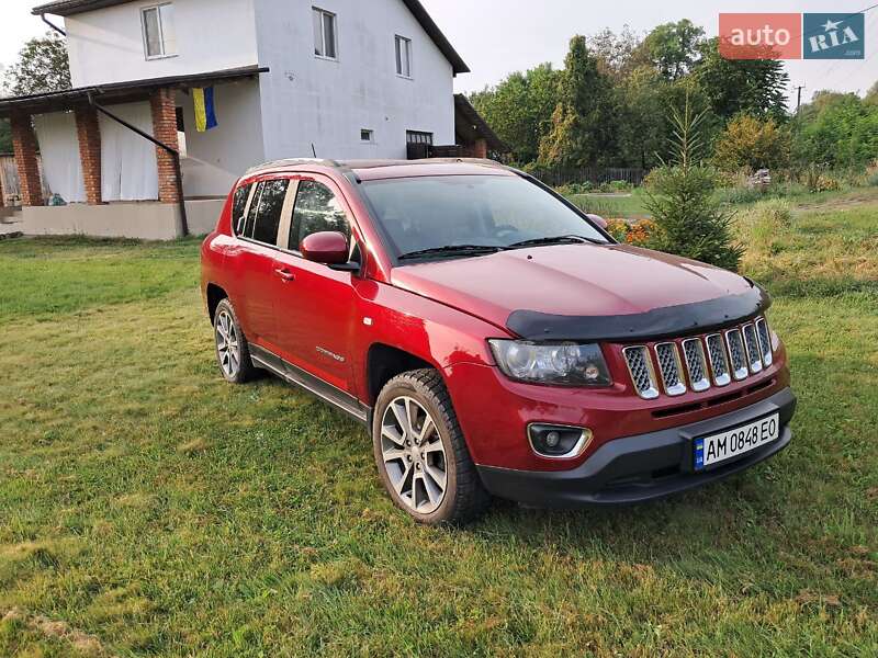 Внедорожник / Кроссовер Jeep Compass 2013 в 
