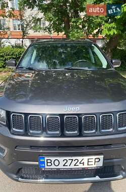 Внедорожник / Кроссовер Jeep Compass 2018 в 