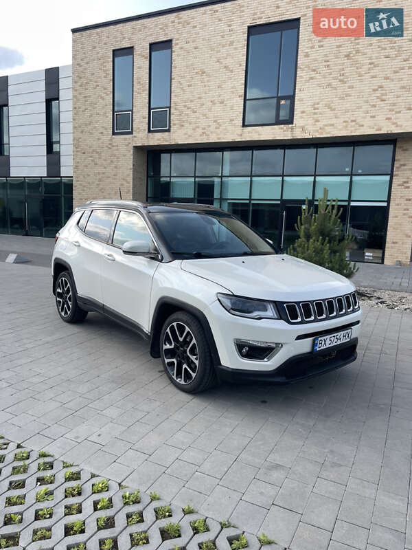 Внедорожник / Кроссовер Jeep Compass 2018 в 