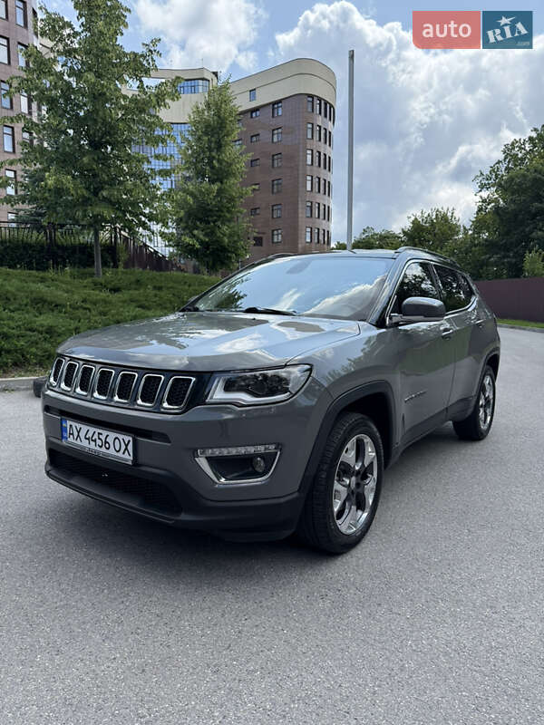 Внедорожник / Кроссовер Jeep Compass 2019 в 
