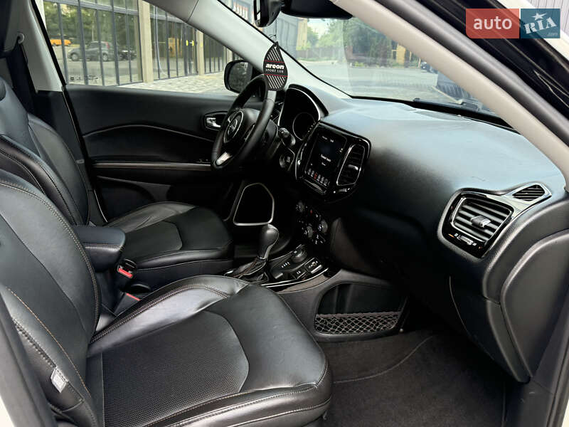 Внедорожник / Кроссовер Jeep Compass 2017 в Полтаве