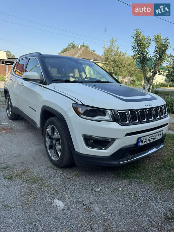 Внедорожник / Кроссовер Jeep Compass 2018 в 