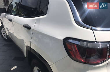 Внедорожник / Кроссовер Jeep Compass 2019 в 