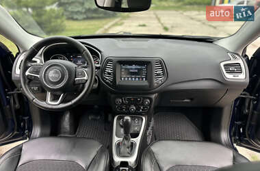 Внедорожник / Кроссовер Jeep Compass 2018 в 