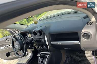 Внедорожник / Кроссовер Jeep Compass 2014 в 