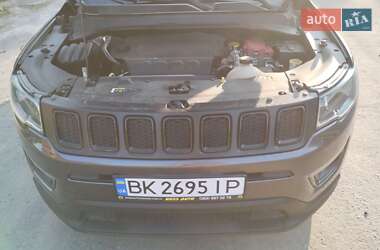 Внедорожник / Кроссовер Jeep Compass 2019 в 