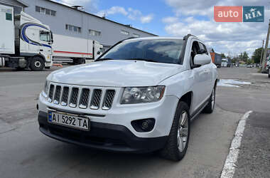 Внедорожник / Кроссовер Jeep Compass 2015 в Вишневом