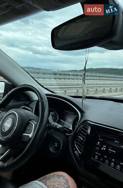 Внедорожник / Кроссовер Jeep Compass 2020 в 