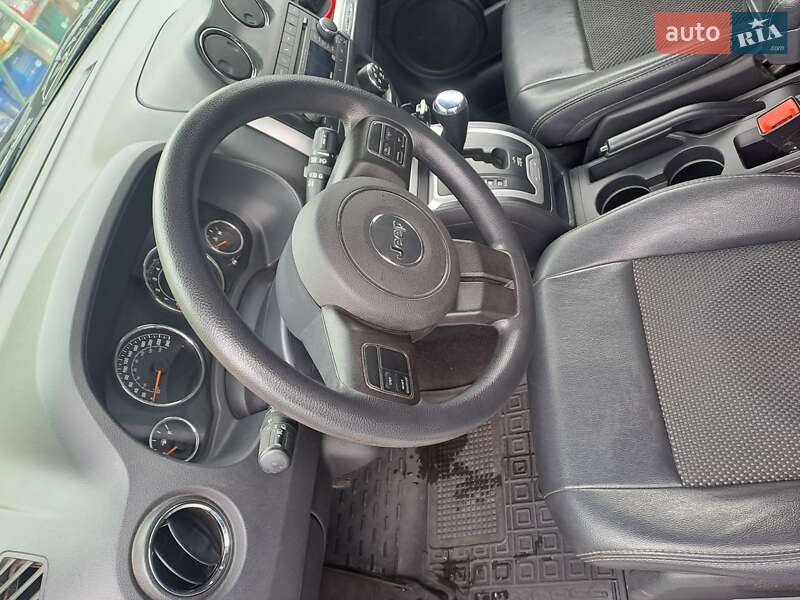 Внедорожник / Кроссовер Jeep Compass 2014 в Киеве
