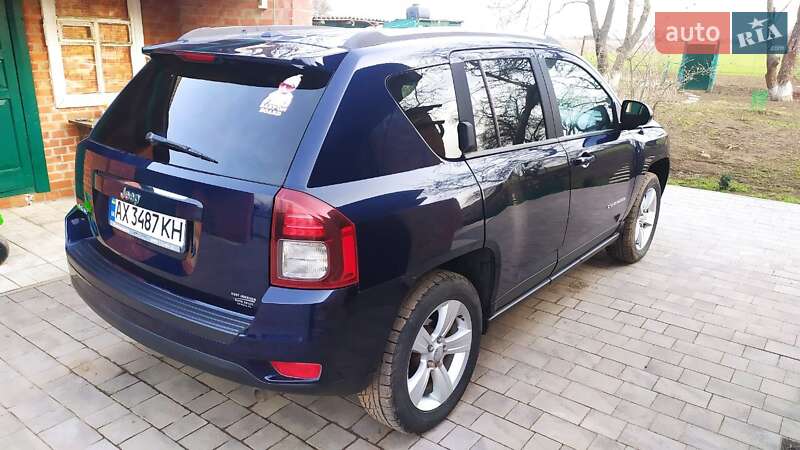 Внедорожник / Кроссовер Jeep Compass 2015 в Валках