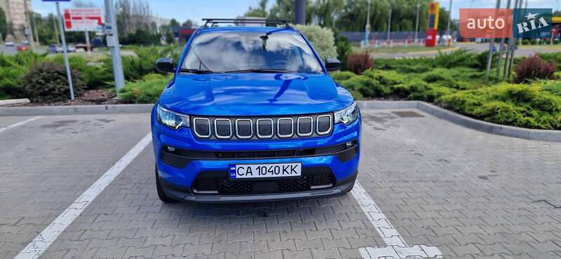 Внедорожник / Кроссовер Jeep Compass 2022 в 
