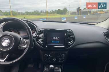 Внедорожник / Кроссовер Jeep Compass 2018 в 