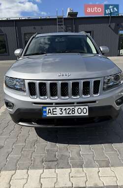 Позашляховик / Кросовер Jeep Compass 2014 в 