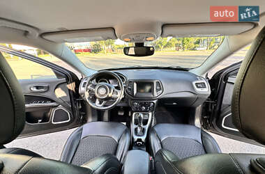 Внедорожник / Кроссовер Jeep Compass 2019 в 