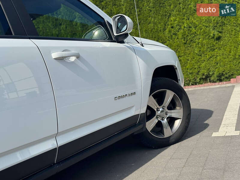 Внедорожник / Кроссовер Jeep Compass 2015 в Стрые