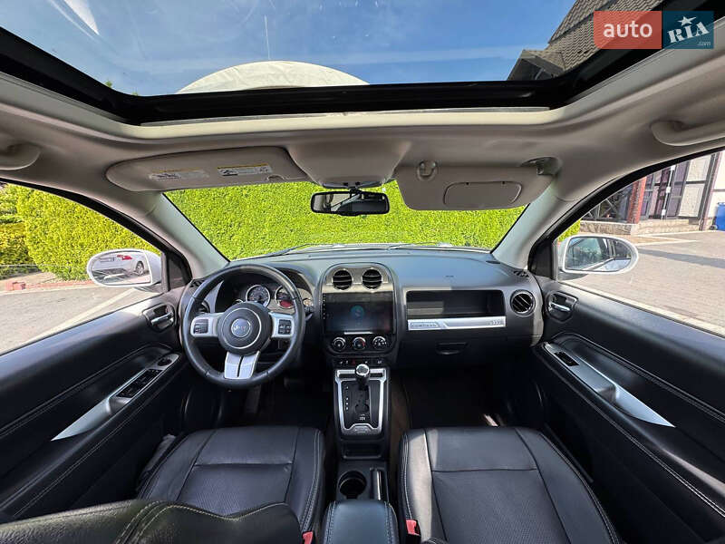 Внедорожник / Кроссовер Jeep Compass 2015 в Стрые