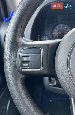 Внедорожник / Кроссовер Jeep Compass 2015 в 
