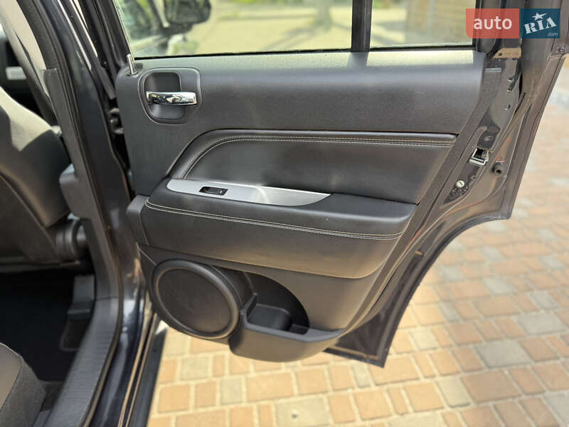 Внедорожник / Кроссовер Jeep Compass 2014 в Киеве