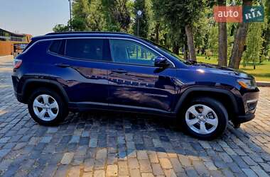 Внедорожник / Кроссовер Jeep Compass 2018 в 