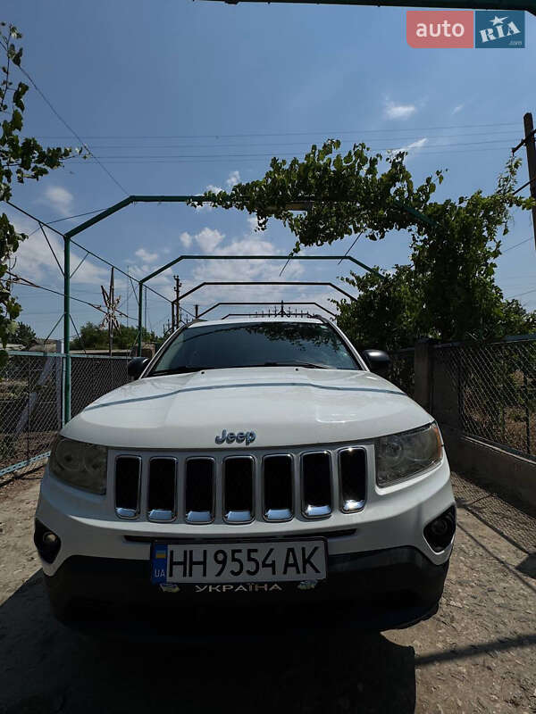 Внедорожник / Кроссовер Jeep Compass 2011 в 