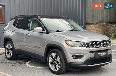 Внедорожник / Кроссовер Jeep Compass 2018 в 