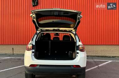 Внедорожник / Кроссовер Jeep Compass 2017 в 