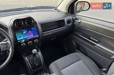 Внедорожник / Кроссовер Jeep Compass 2013 в 