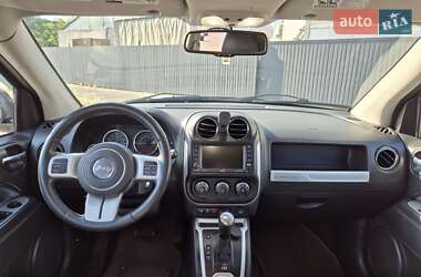 Внедорожник / Кроссовер Jeep Compass 2014 в 