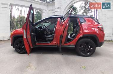 Внедорожник / Кроссовер Jeep Compass 2018 в 