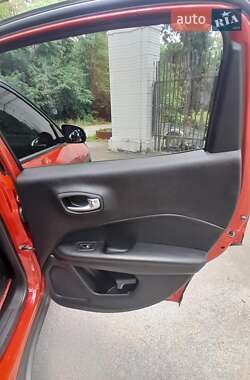Внедорожник / Кроссовер Jeep Compass 2018 в 