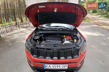 Внедорожник / Кроссовер Jeep Compass 2018 в 