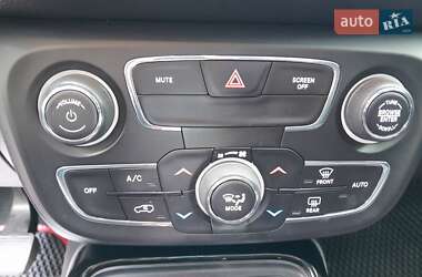 Внедорожник / Кроссовер Jeep Compass 2018 в 
