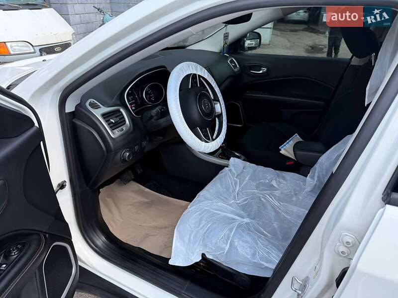 Внедорожник / Кроссовер Jeep Compass 2017 в Каменском