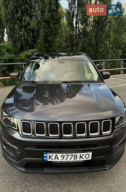 Внедорожник / Кроссовер Jeep Compass 2017 в 