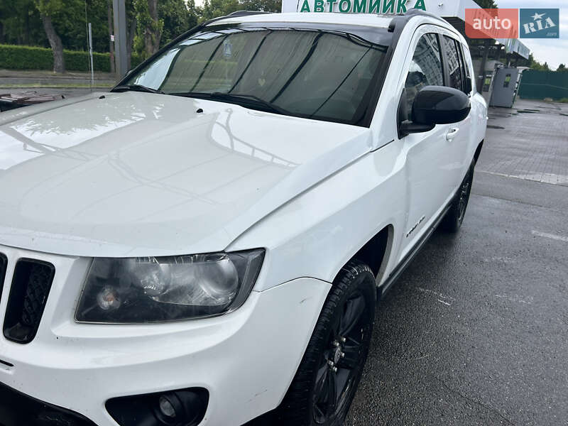 Внедорожник / Кроссовер Jeep Compass 2015 в Киеве
