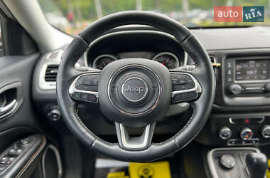 Внедорожник / Кроссовер Jeep Compass 2018 в 