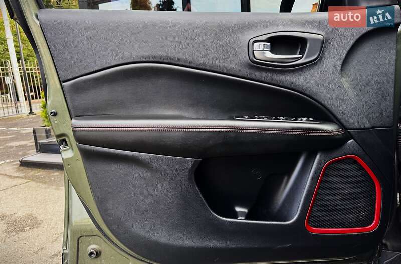 Внедорожник / Кроссовер Jeep Compass 2020 в Киеве